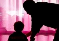 ΕΚΤΑΚΤΟ! Άγνωστος άνδρας φέρεται να προσεγγίζει παιδιά σε πλατείες και σχολεία Χολαργού και Παπάγου